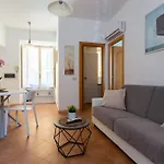 Casa Delle Vittorie 26 *